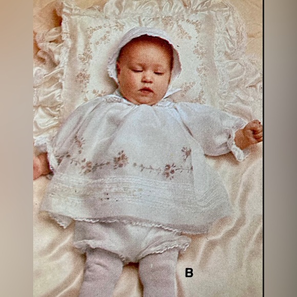 UNCUT Vintage 1980s Little Vogue Sewing Pattern Baby Clothes - Picture 1 of 4